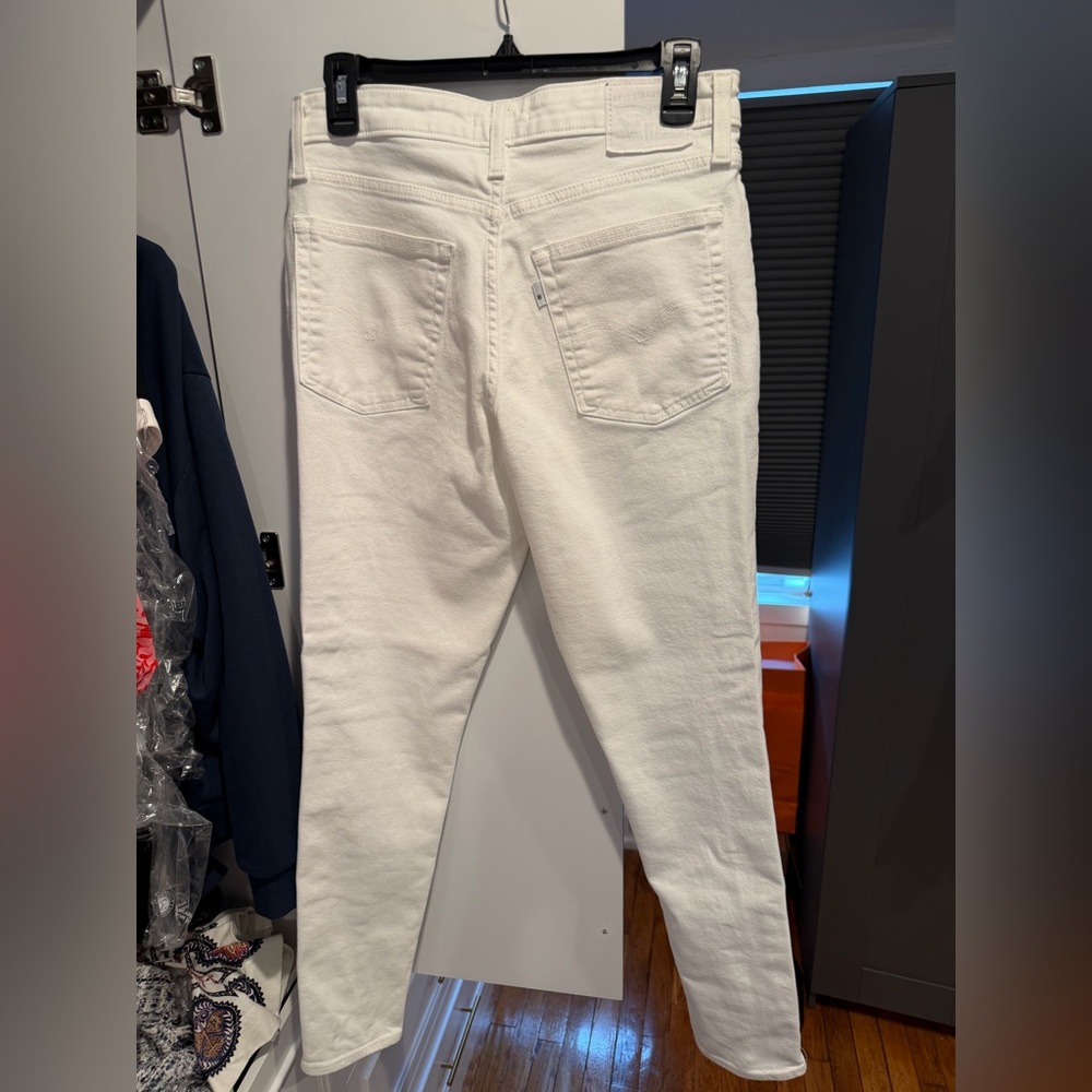 Levi’s White 721 High-Rise Skinny Jeans - Picture 3 of 3